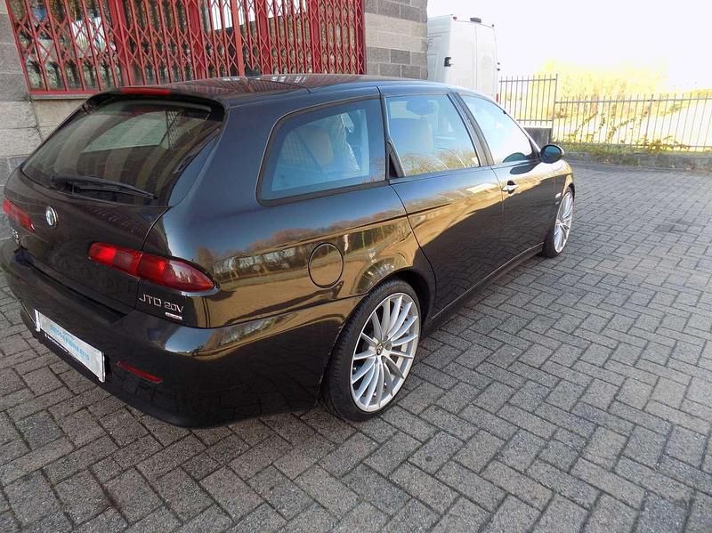 Usata Alfa Romeo 156 Distinctive 175 CV (128 kW) 2003 Nero Station wagon