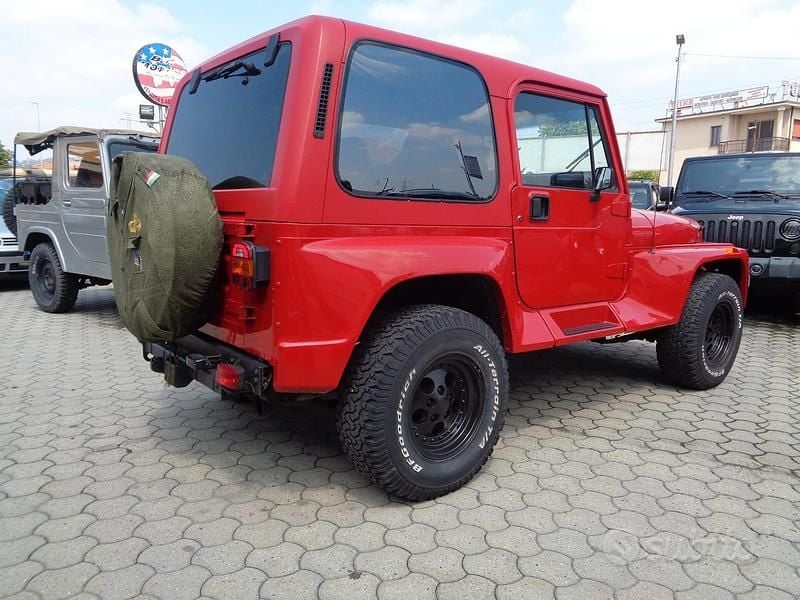 Usata Jeep Wrangler 185 CV (136 kW) 1991 Rosso SUV