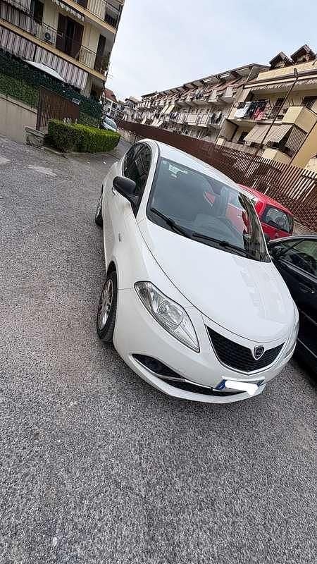 Usata Lancia Zeta 133 CV (97 kW) 2015 Monovolume