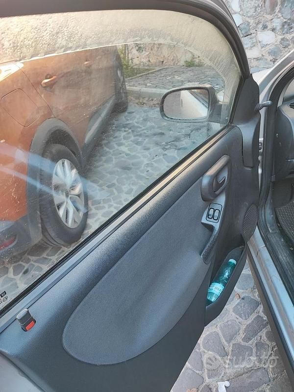 Usata Opel Corsa Sport 2002 Grigio Utilitaria