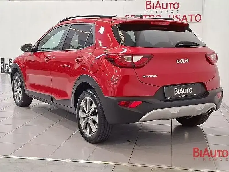 Usata Kia Stonic Style 84 CV (61 kW) 2023 Rosso SUV