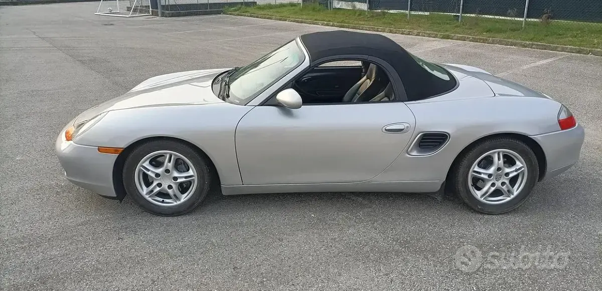 Usata Porsche Boxster 220 CV (161 kW) 2000 Grigio Cabrio