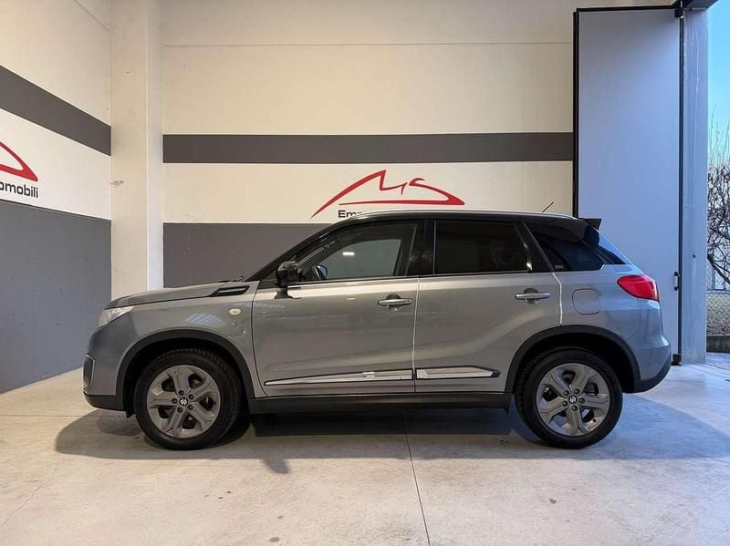 Usata Suzuki Vitara Cool 120 CV (88 kW) 2017 Bicolore grigio/nero met. SUV