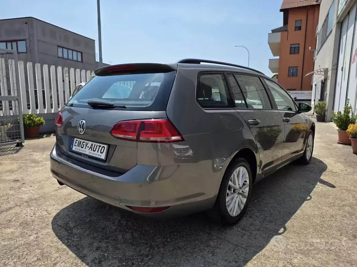 Usata VW Golf VII 110 CV (80 kW) 2016 Grigio Station wagon