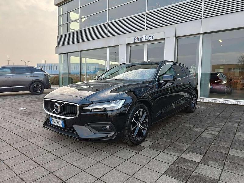 Usata Volvo V60 Momentum 197 CV (144 kW) 2021 Nero Station wagon