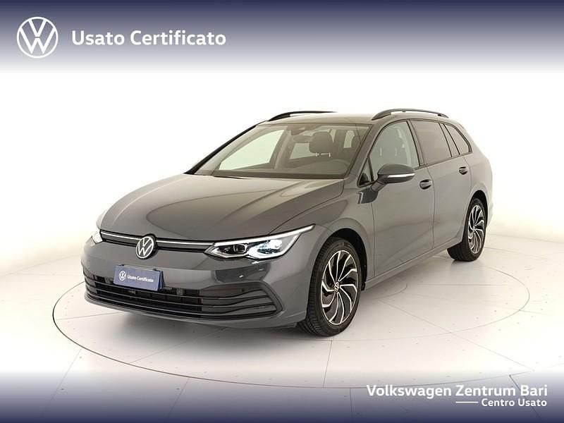 Usata VW Golf VIII Life 110 CV (80 kW) 2024 Grigio Station wagon