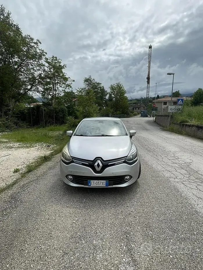 Usata Renault Clio 90 CV (66 kW) 2014 Grigio Utilitaria