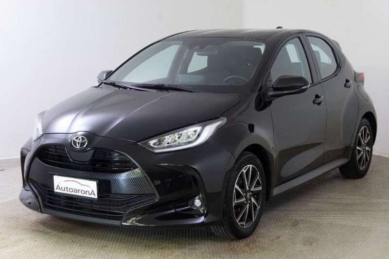 Nero Usata 2022 Toyota Yaris Trend Tre volumi | 16.900 € (Cara) - Immagine 1/4