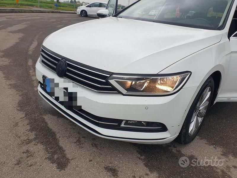 Usata VW Passat 120 CV (88 kW) 2016 Bianco Station wagon