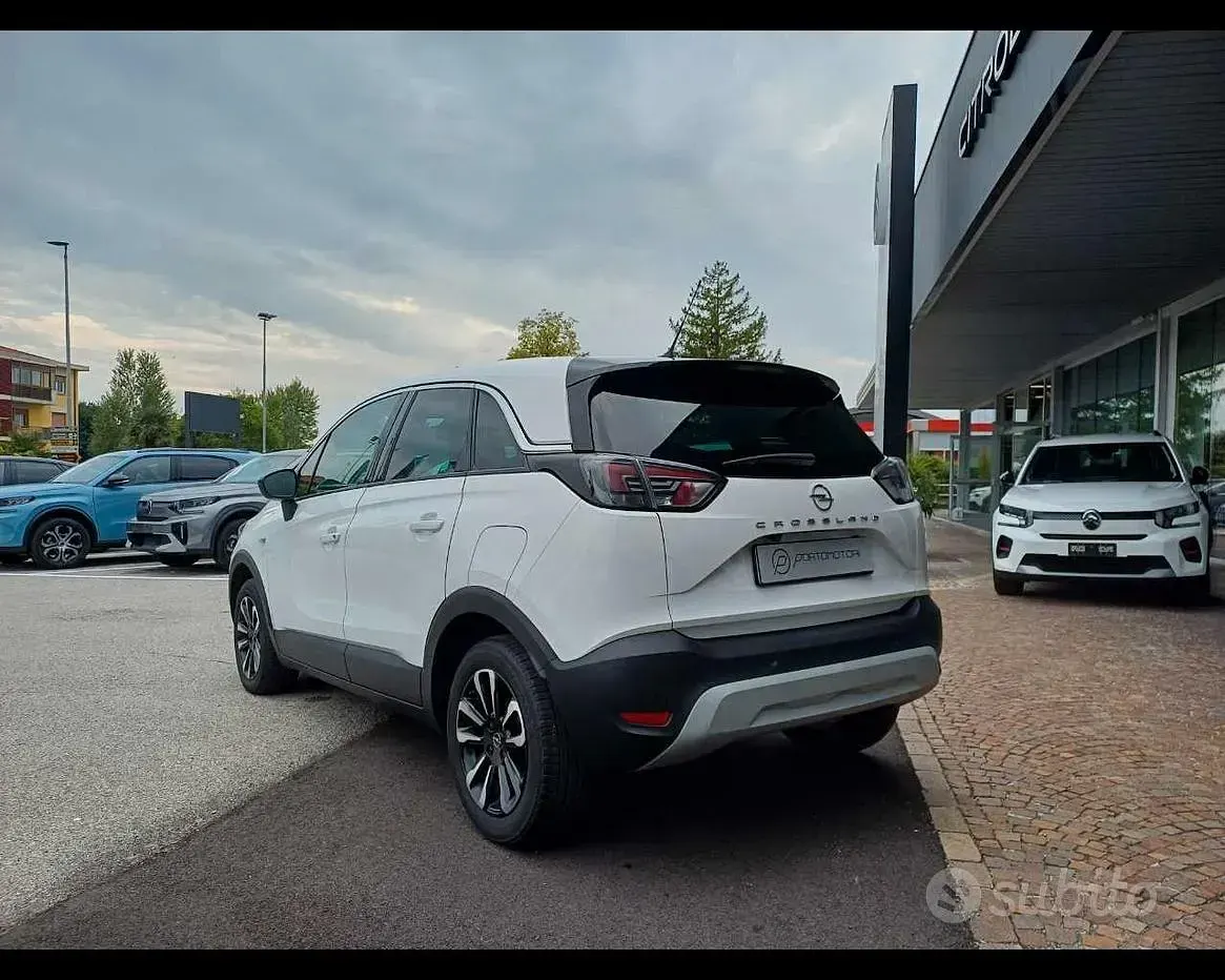 Usata Opel Crossland Elegance 131 CV (96 kW) 2024 Bianco SUV