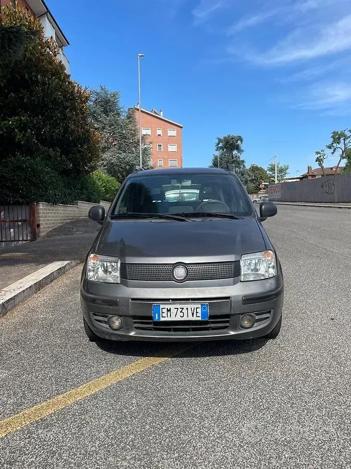 Usata Fiat Panda Active 69 CV (50 kW) 2012 Grigio Utilitaria