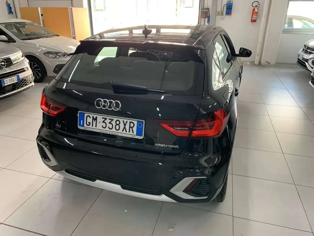 Usata Audi A1 Admired 110 CV (80 kW) 2023 Nero SUV