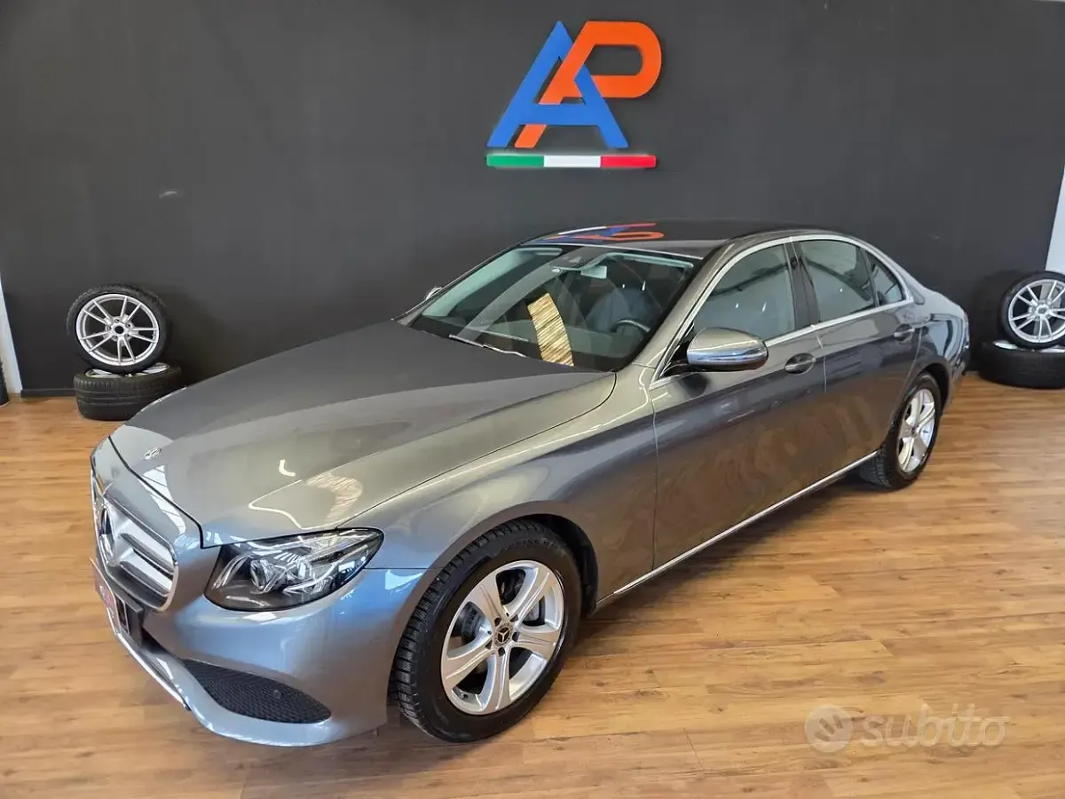 Usata Mercedes E200 184 CV (135 kW) 2017 Grigio Berlina