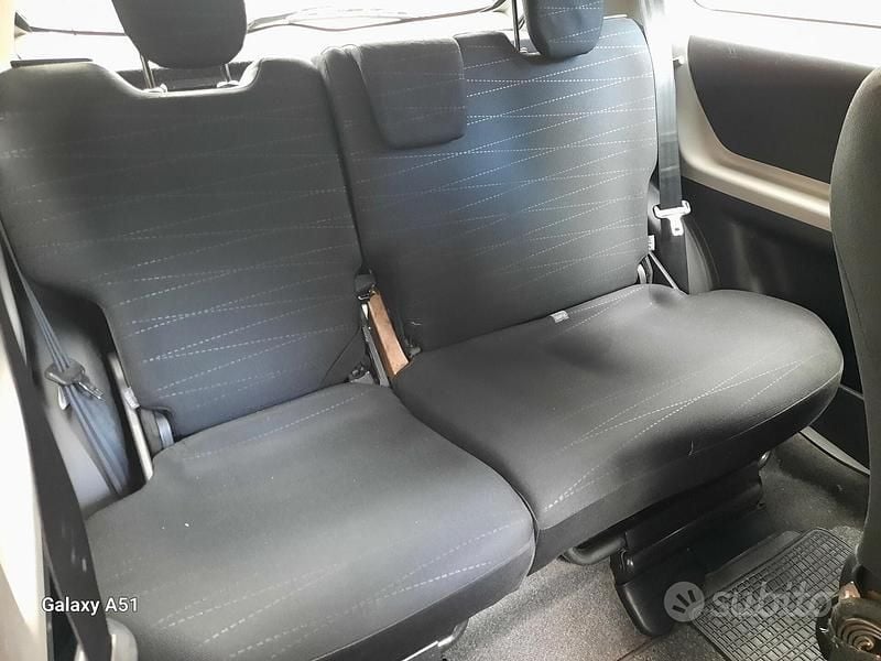 Usata Toyota Yaris 90 CV (66 kW) 2007 Grigio Utilitaria