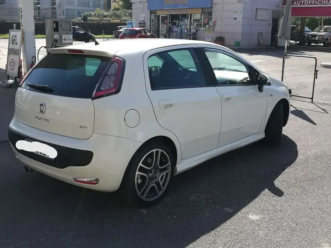 Usata Fiat Punto Evo Sport 135 CV (99 kW) 2011 Utilitaria
