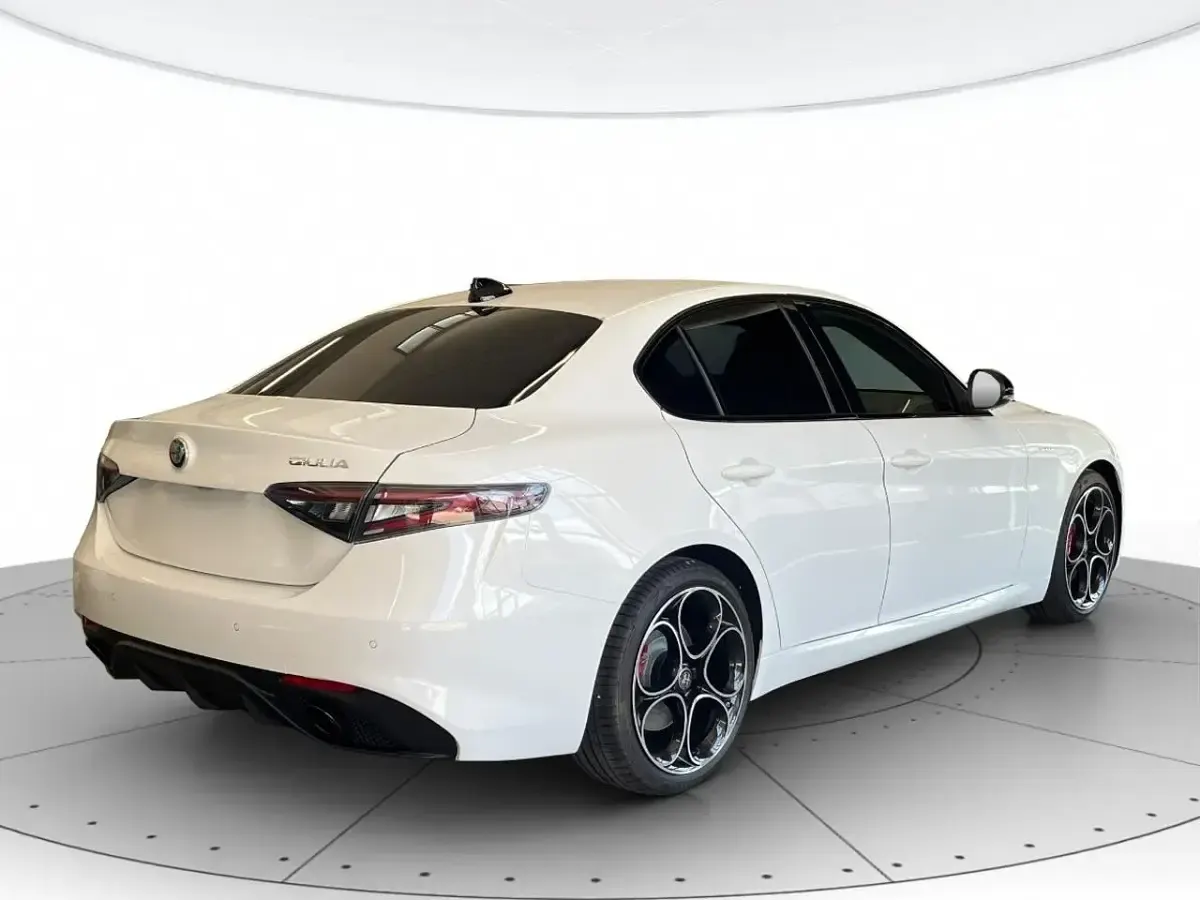 Nuova Alfa Romeo Giulia Veloce 160 CV (117 kW) 2025 Bianco Berlina