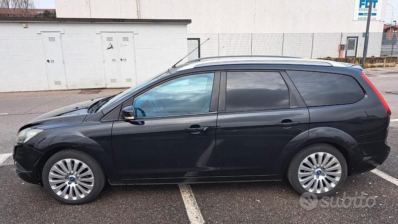 Usata Ford Focus Style 145 CV (106 kW) 2009 Nero Station wagon