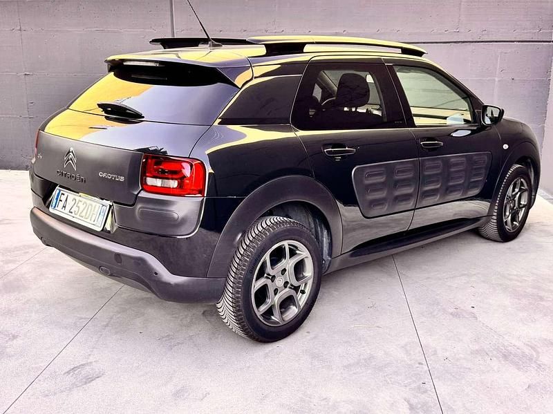 Usata Citroën C4 Shine 92 CV (67 kW) 2015 Nero SUV