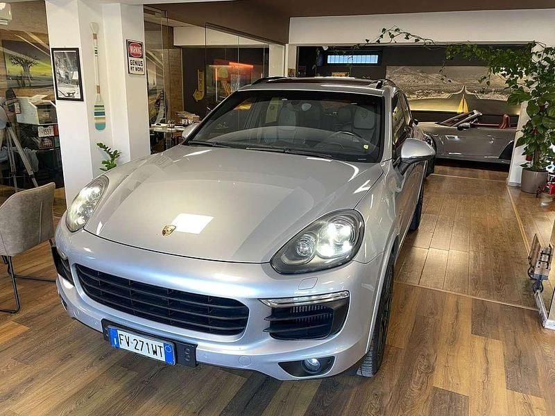 Usata Porsche Cayenne Platinum Edition 250 CV (183 kW) 2017 Grigio SUV