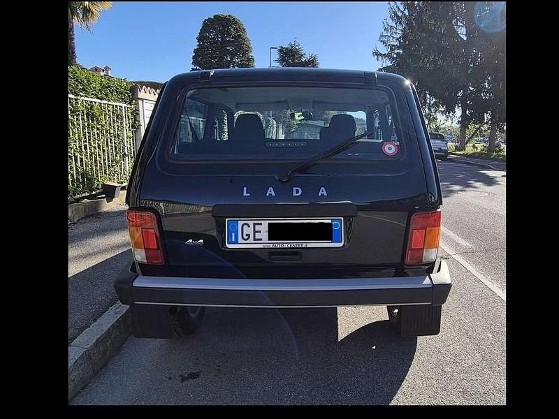 Usata Lada niva 83 CV (61 kW) 2020 Verde SUV