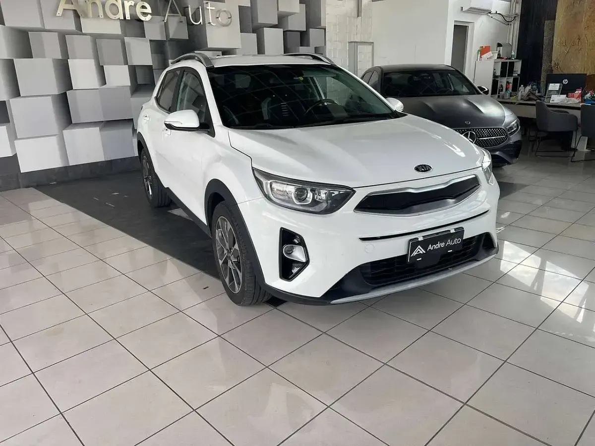 Usata Kia Stonic Style 120 CV (88 kW) 2020 Bianco SUV