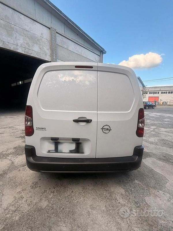 Usata Opel Combo Edition 102 CV (75 kW) 2021 Bianco Monovolume