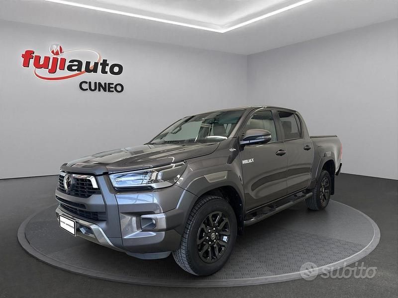 Dark grey met Usata 2023 Toyota HiLux Pick-up | 43.900 € (Buon prezzo) - Immagine 1/4