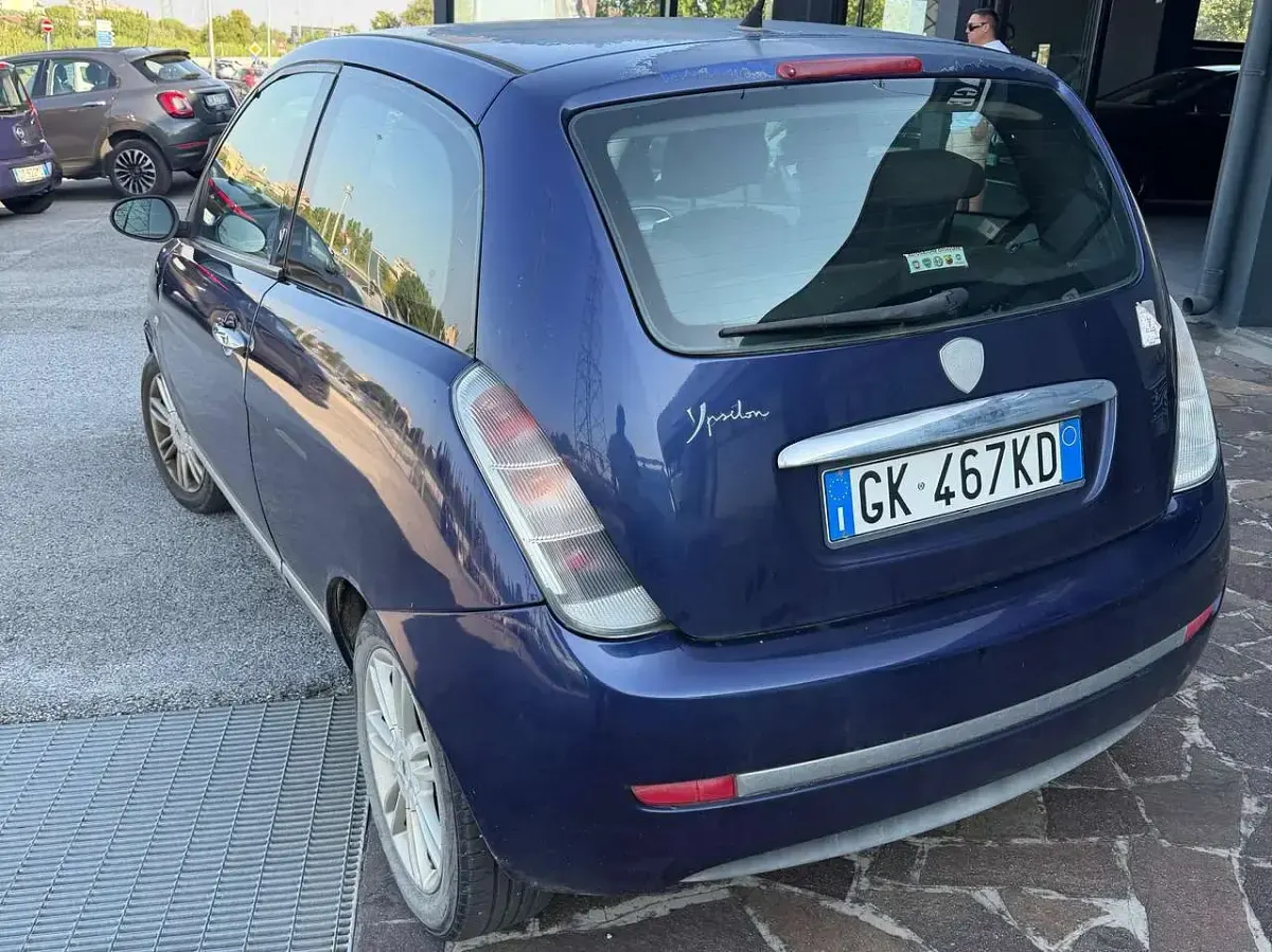 Usata Lancia Ypsilon 60 CV (44 kW) 2007 Blu/azzurro Utilitaria