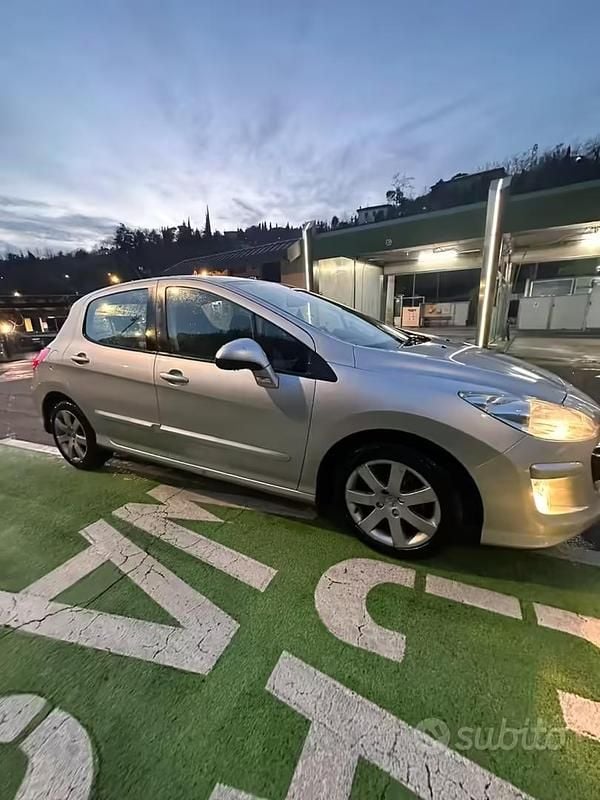 Usata Peugeot 308 90 CV (66 kW) 2008 Grigio Berlina