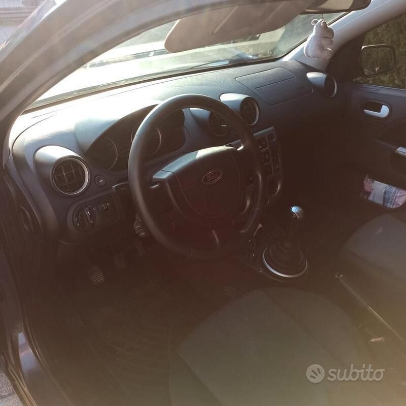 Gebraucht Ford Fiesta Collection 2005 Grau Kleinwagen