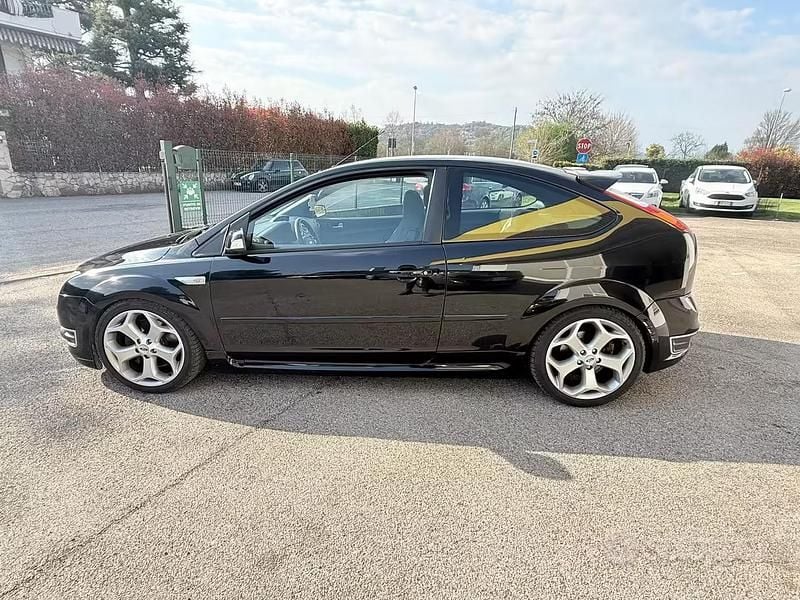 Usata Ford Focus ST 225 CV (165 kW) 2006 Berlina