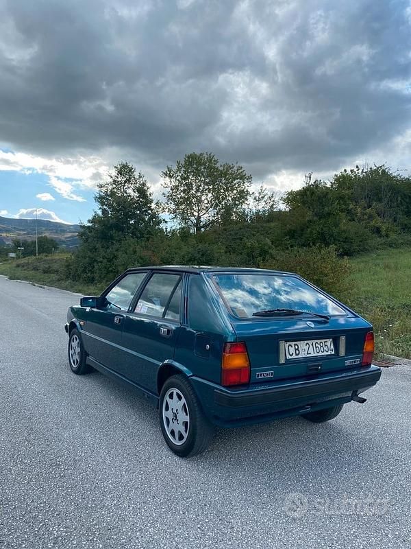 Usata Lancia Delta 80 CV (58 kW) 1991 Verde Utilitaria