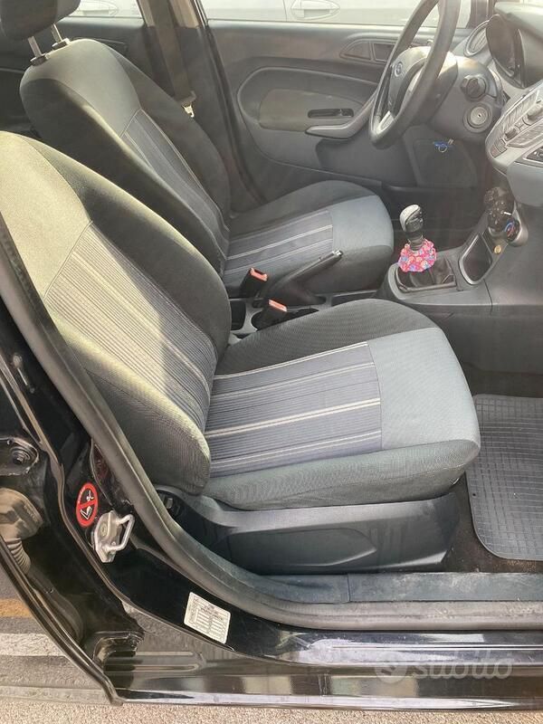 Usata Ford Fiesta 68 CV (50 kW) 2009 Nero Utilitaria