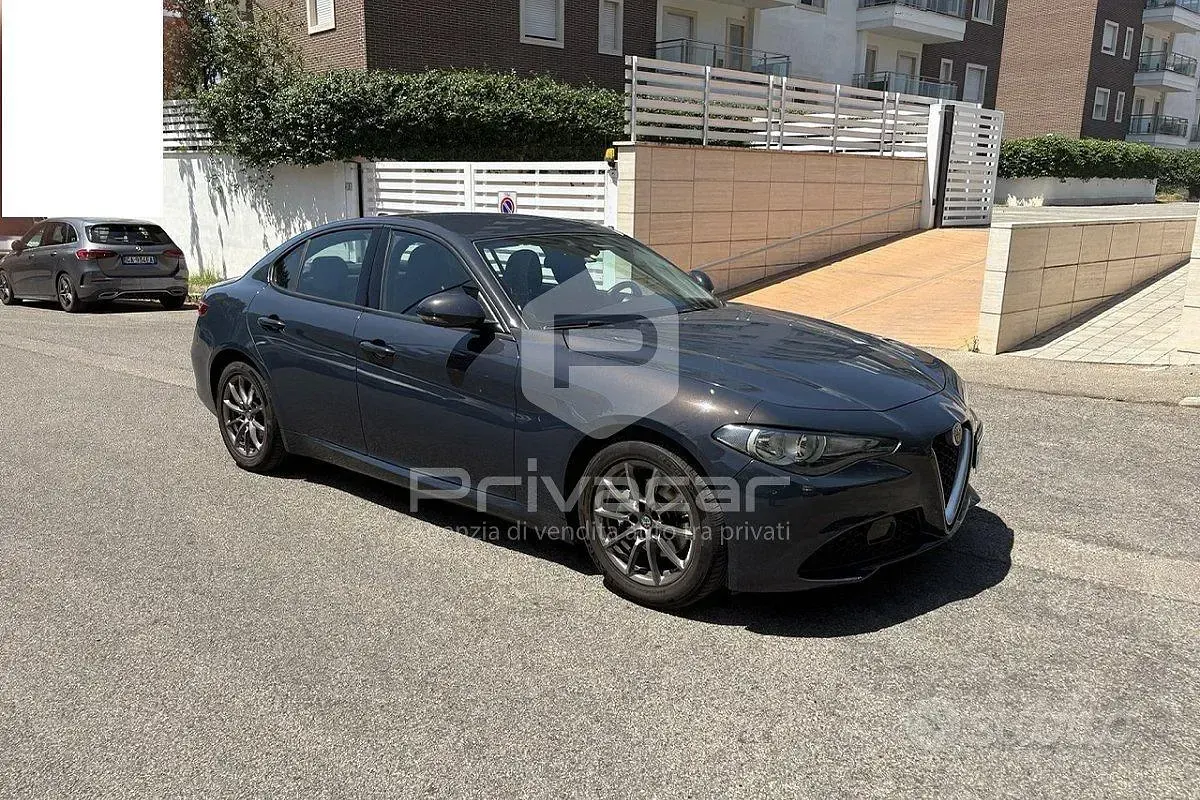 Usata Alfa Romeo Giulia Business 150 CV (110 kW) 2018 Grigio Berlina