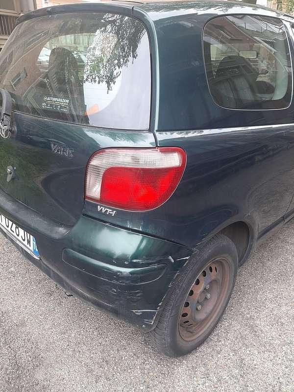 Usata Toyota Yaris 65 CV (47 kW) 2003 Utilitaria