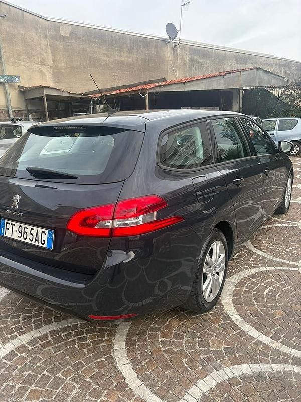 Usata Peugeot 308 130 CV (95 kW) 2018 Station wagon