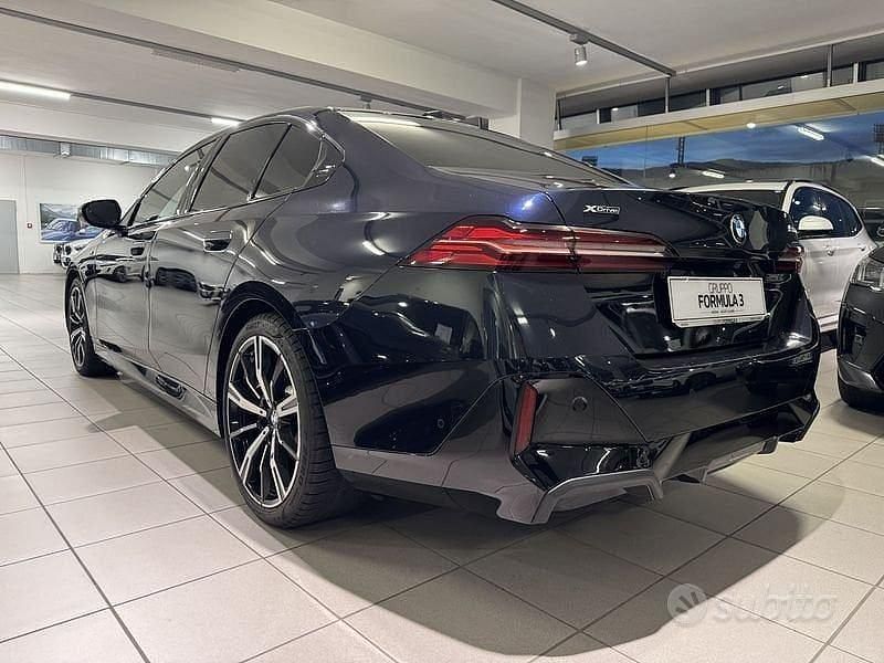 Usata BMW 520 M Sport 197 CV (144 kW) 2024 Blu Berlina