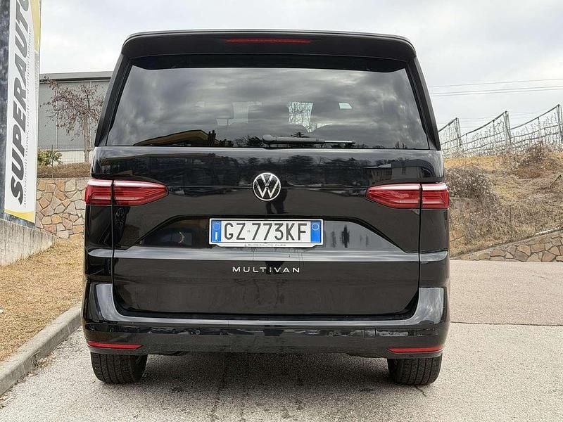 Usata VW Multivan 150 CV (110 kW) 2025 Nero Furgone