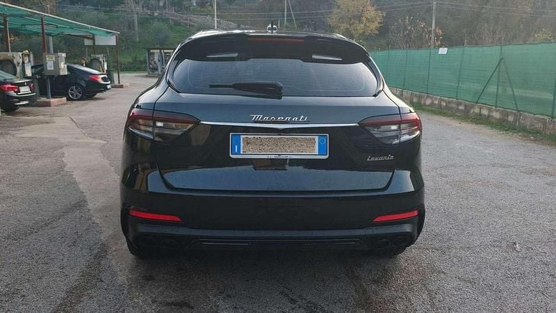 Usata Maserati Levante 330 CV (242 kW) 2021 Nero SUV