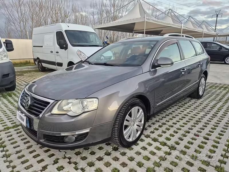 Usata VW Passat Highline 140 CV (102 kW) 2006 Grigio Station wagon