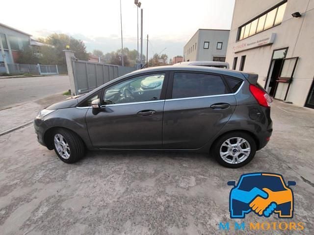Usata Ford Fiesta Titanium 95 CV (69 kW) 2016 Grigio scuro