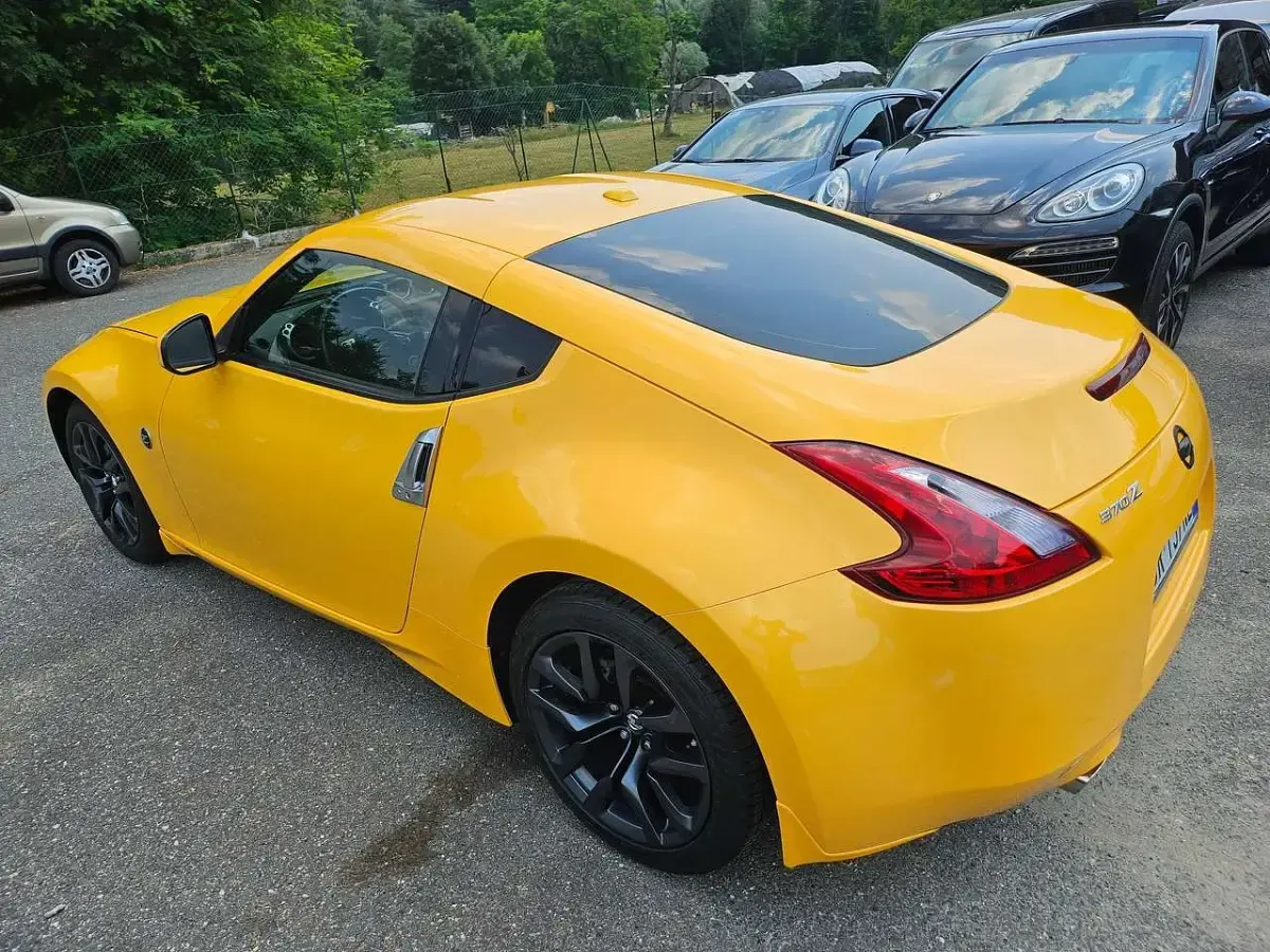 Usata Nissan 370Z 328 CV (241 kW) 2017 Giallo Coupé