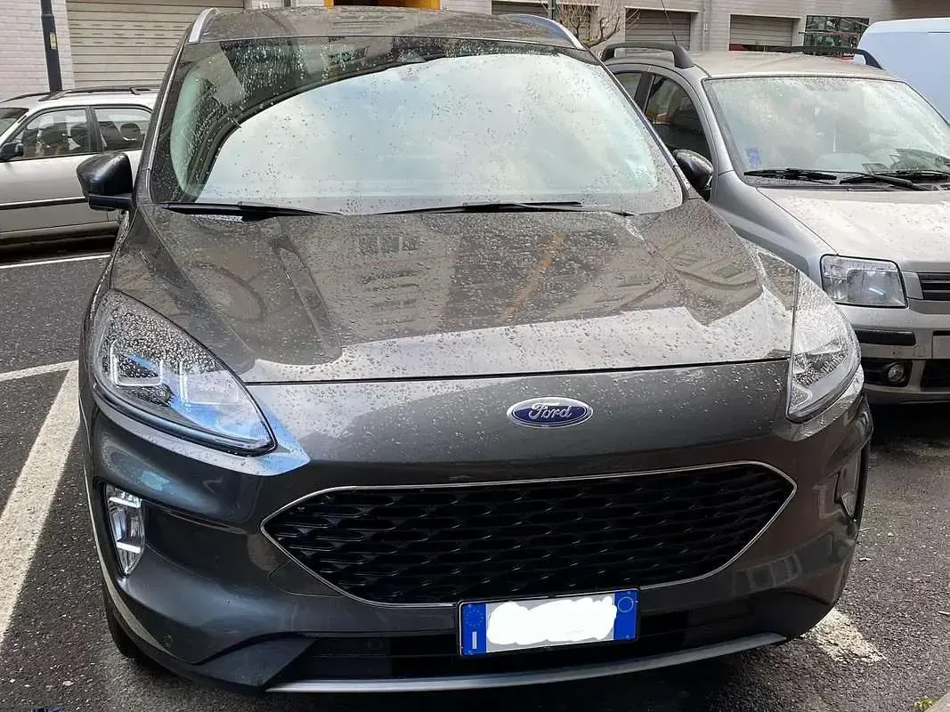 Usata Ford Kuga 120 CV (88 kW) 2021 Grigio SUV