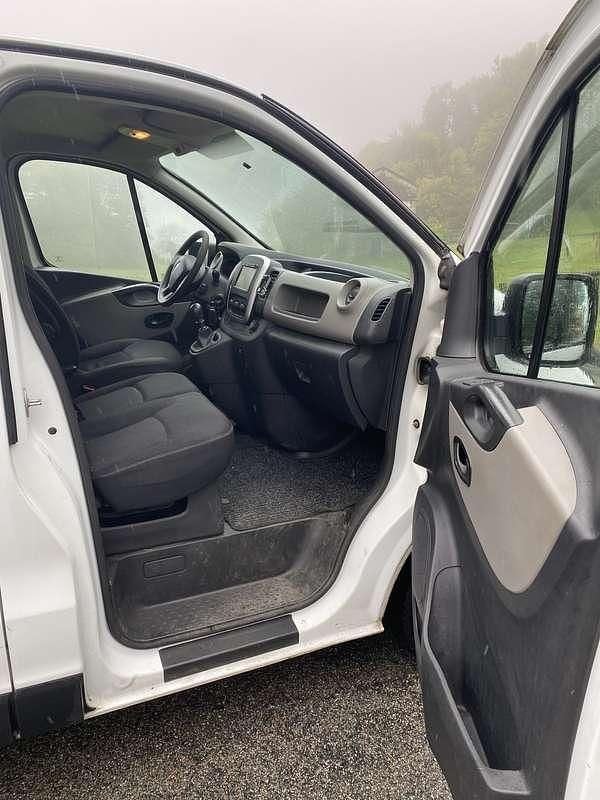 Usata Renault Trafic 120 CV (88 kW) 2015 Bianco Monovolume