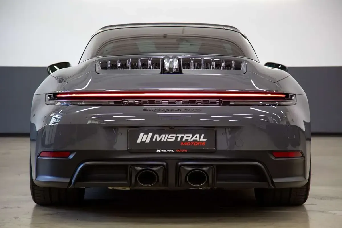 Usata Porsche 911 Carrera 4 GTS Targa 541 CV (397 kW) 2026 Grigio Cabrio