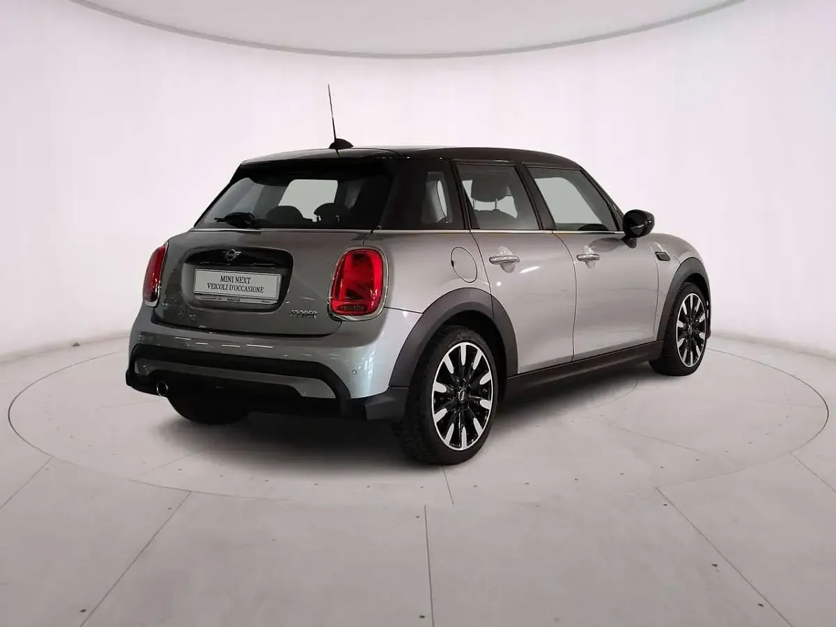 Usata Mini Cooper Essential 136 CV (100 kW) 2022 Melting silver iii Utilitaria