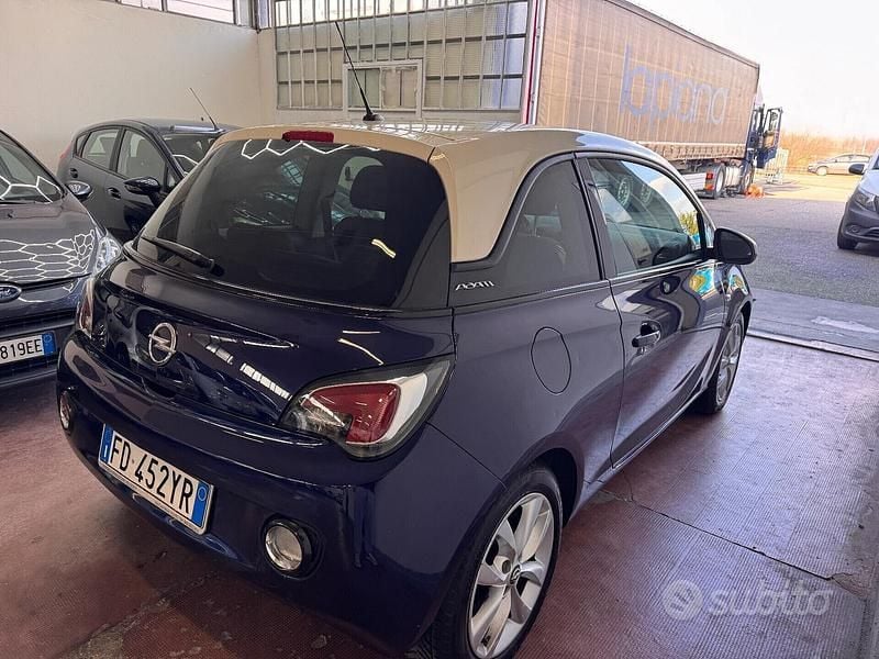 Usata Opel Adam 70 CV (51 kW) 2016 Blu Utilitaria