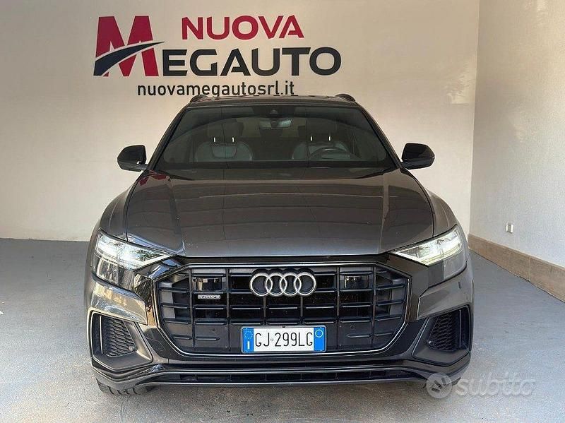 Usata Audi Q8 286 CV (210 kW) 2019 Grigio SUV