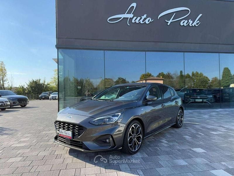 Usata Ford Focus ST-Line 120 CV (88 kW) 2021 Grigio Berlina