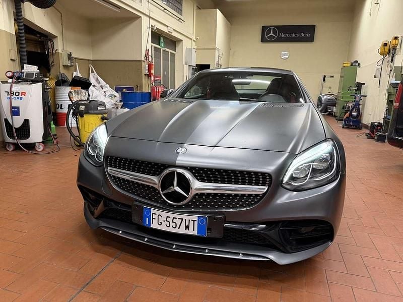 Usata Mercedes SLC180 AMG line 156 CV (114 kW) 2017 Grigio Cabrio